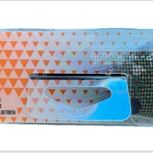 JBL Go 3 Bluetooth Speaker - Green Camouflage - Picture 3 of 4